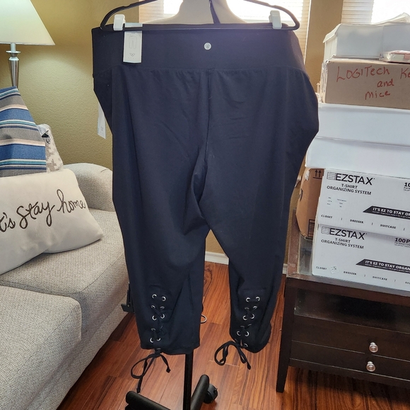Lane Bryant Pants - Livi Active Capri Pants with Cute Crisscross Tie with a Bow 26/28